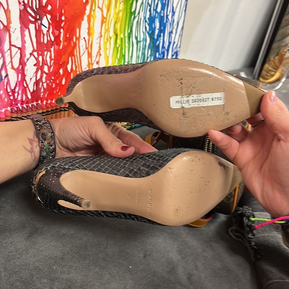 Size 37/7 Burberry authentic stiletto snake, skin heals - Picture 8 of 8